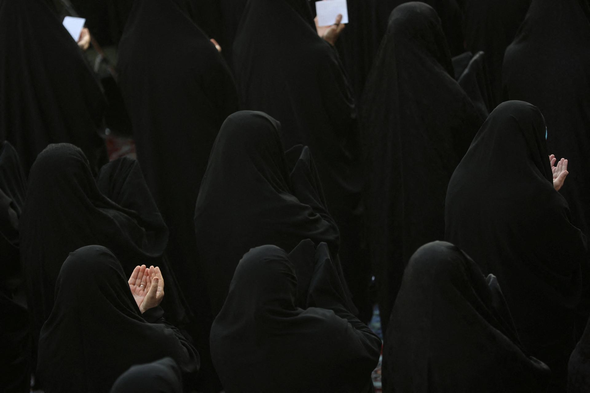 Šéf iránskej justície žiada tvrdšie stíhanie nedecentného obliekania žien, obvinil Západ