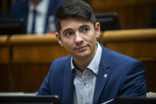 Člen predsedníctva koaličnej strany Smer-SD a europoslanec Erik Kaliňák. FOTO: TASR/Jakub Kotian