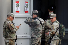 Donald Trump v posledných mesiacoch nariadil vyslanie Národnej gardy do viacerých demokratmi spravovaných miest. FOTO: Reuters