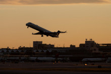 Lietanie je zďaleka najškodlivejším spôsobom cestovania pre klímu. FOTO: Reuters