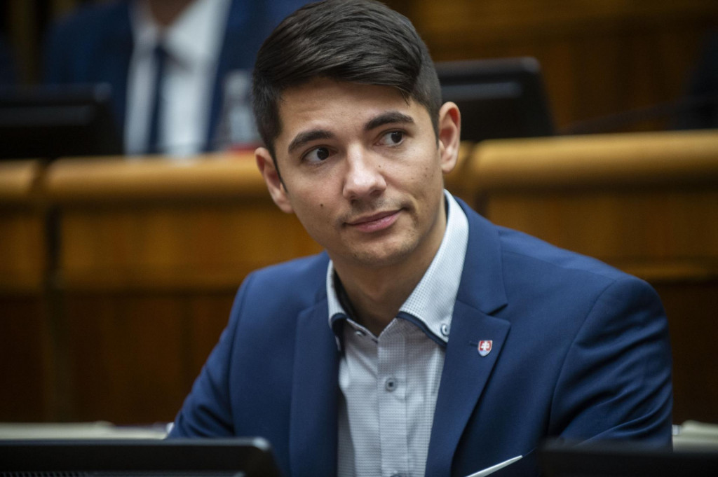 Člen predsedníctva koaličnej strany Smer-SD a europoslanec Erik Kaliňák. FOTO: TASR/Jakub Kotian