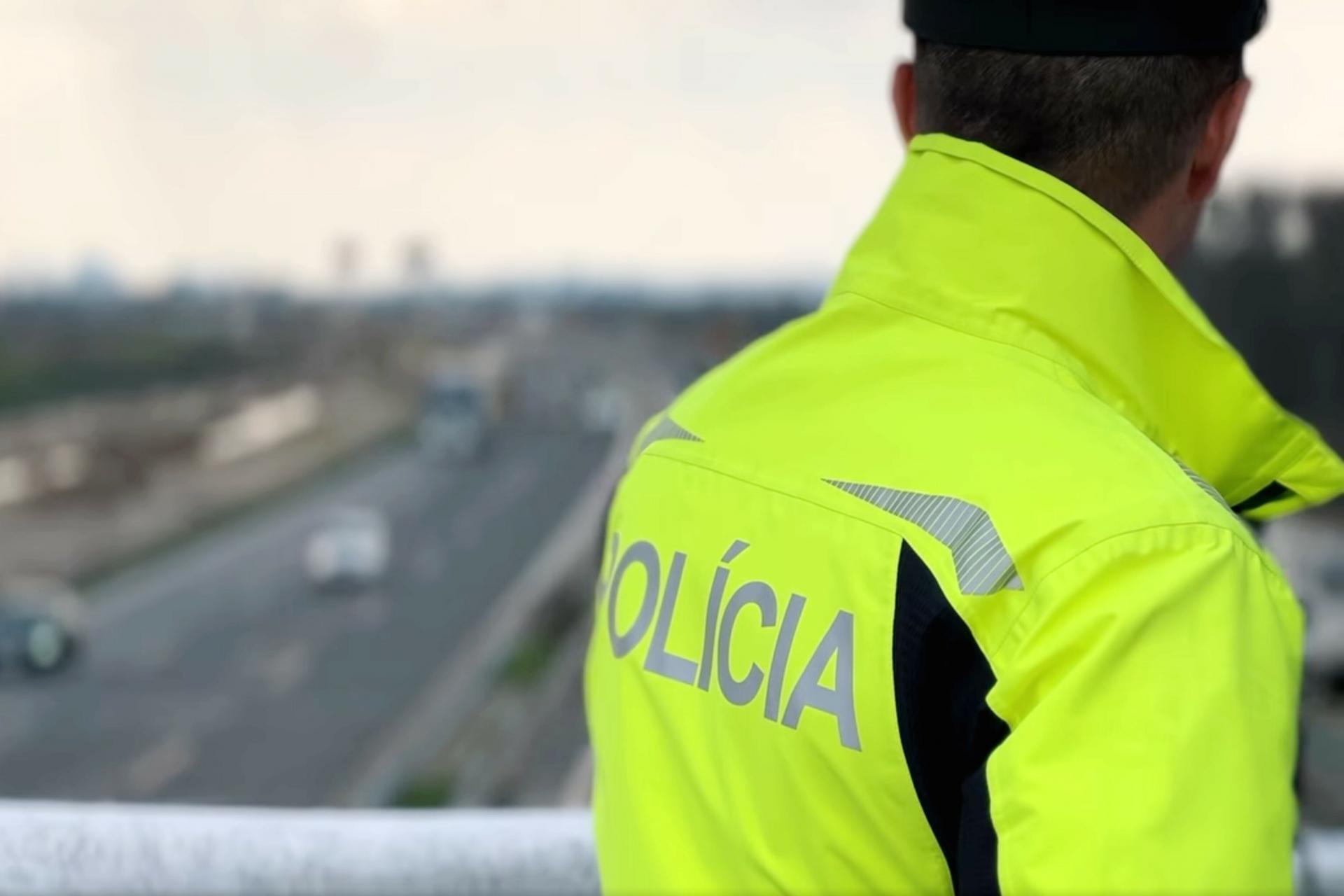 Diaľnici D1 pri Ilave je pre dopravnú nehodu uzavretá, obmedzenia budú trvať pár hodín