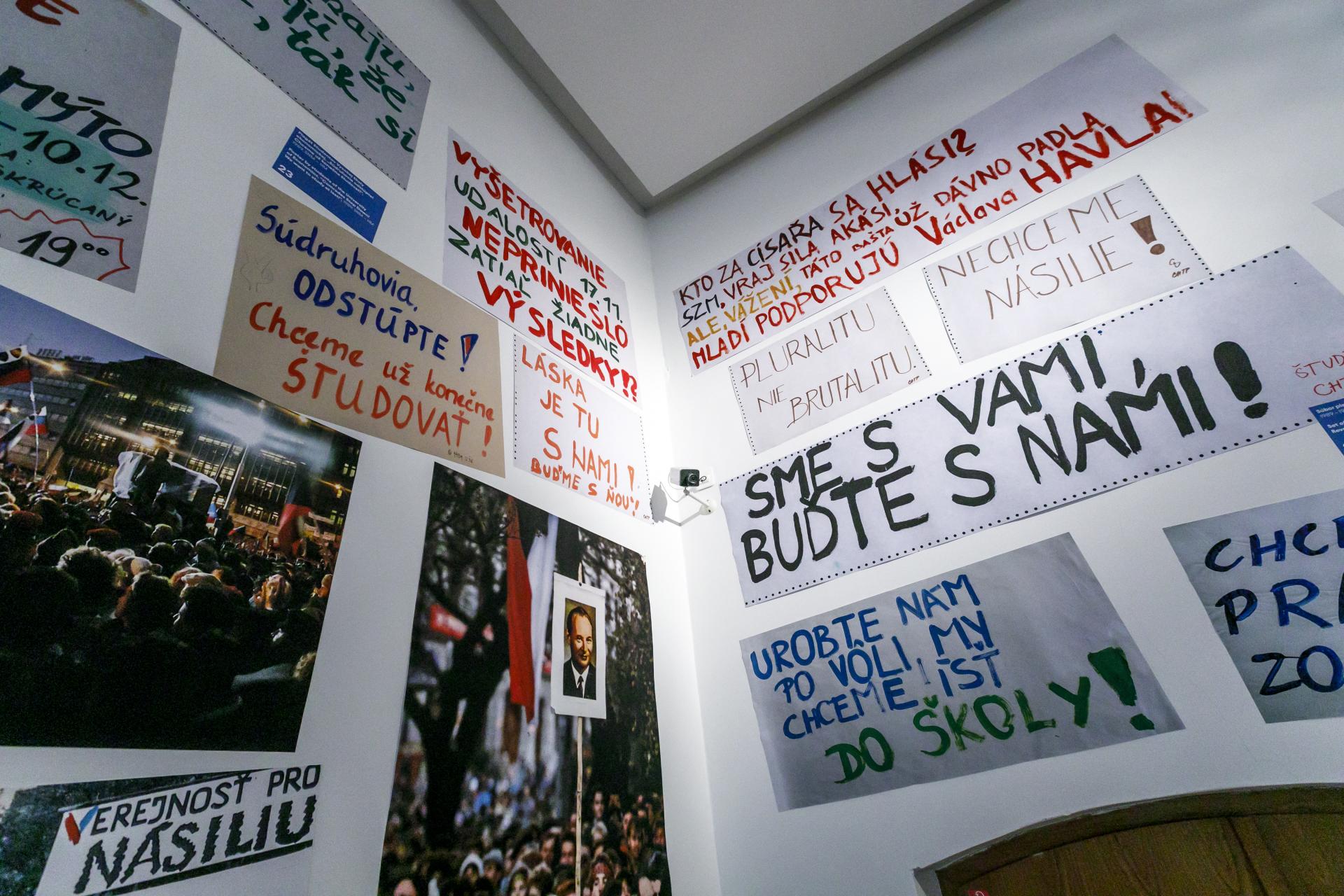 17. november je po novom pracovným dňom, mnohí si ho aj tak uctia voľnom