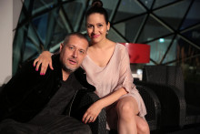 Oskar Rózsa a Zdenka Predná sa tešia z nového domu.