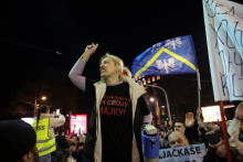 Dijana Hrková sa stala novou ústrednou postavou protestného hnutia v Srbsku. FOTO: Reuters