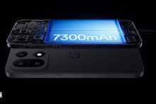 OnePlus 15 prináša batériu s kapacitou 7 300 mAh.