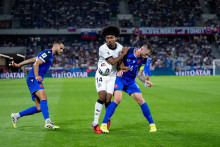 V Bratislave sa v septembri nepresadil ani Karim Adeyemi. Tesne pred duelom pritom prenikli na verejnosť informácie, že nemecký krídelník lieta v nepríjemnom škandále. FOTO: Profimedia.sk