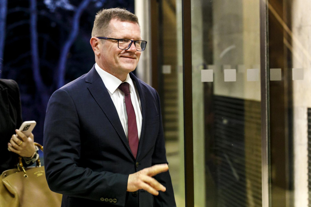 Na sn?mke podpredseda vl?dy SR pre pl?n obnovy a znalostn? ekonomiku Peter Kmec (Hlas-SD) prich?dza na 71. rokovanie vl?dy SR v Bratislave 30. janu?ra 2025. FOTO TASR - Dano Veselsk? FOTO: Dano Veselsk?