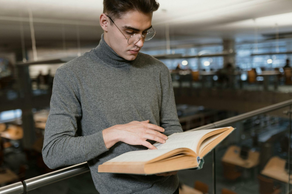 Matcha, kniha a póza - TikTok má nový termín.