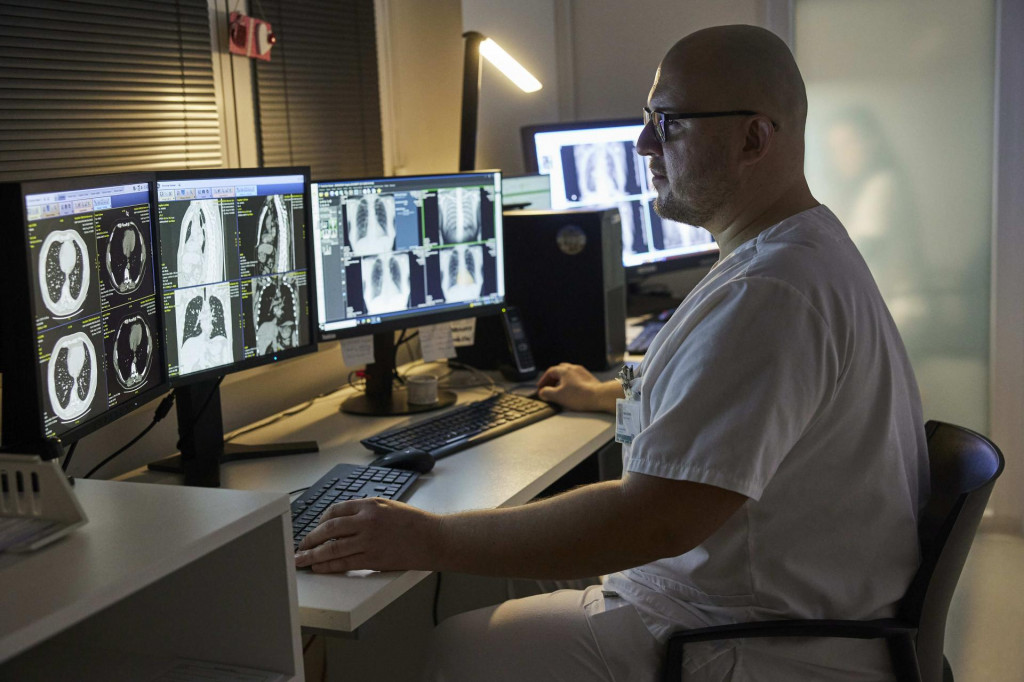 AI nenahrádza odborníkov, ale posilňuje ich prácu.