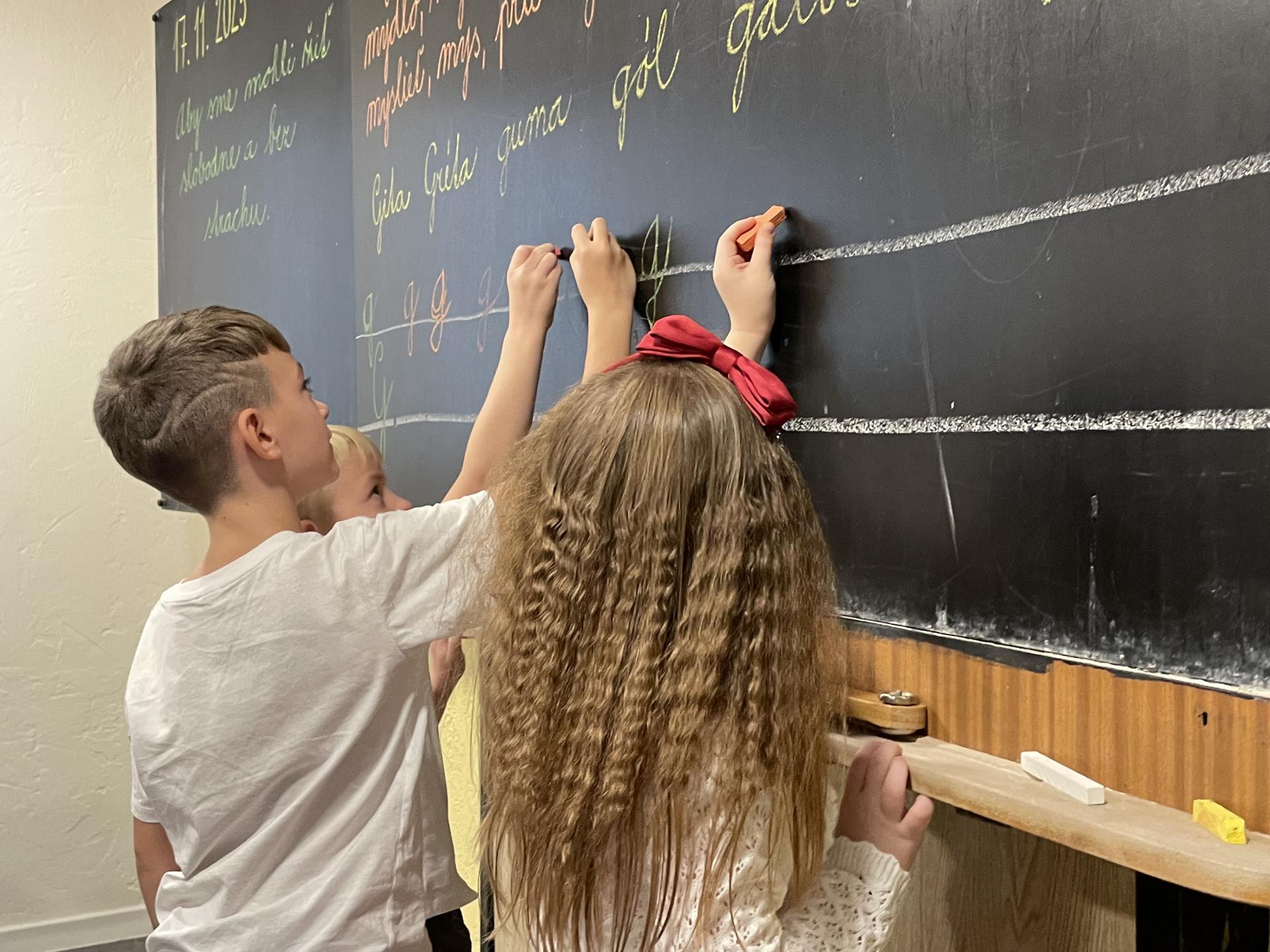 Škola so siedmimi deťmi dostala červenú. Podobných prípadov sú stovky, Drucker plánuje zakročiť už budúci rok