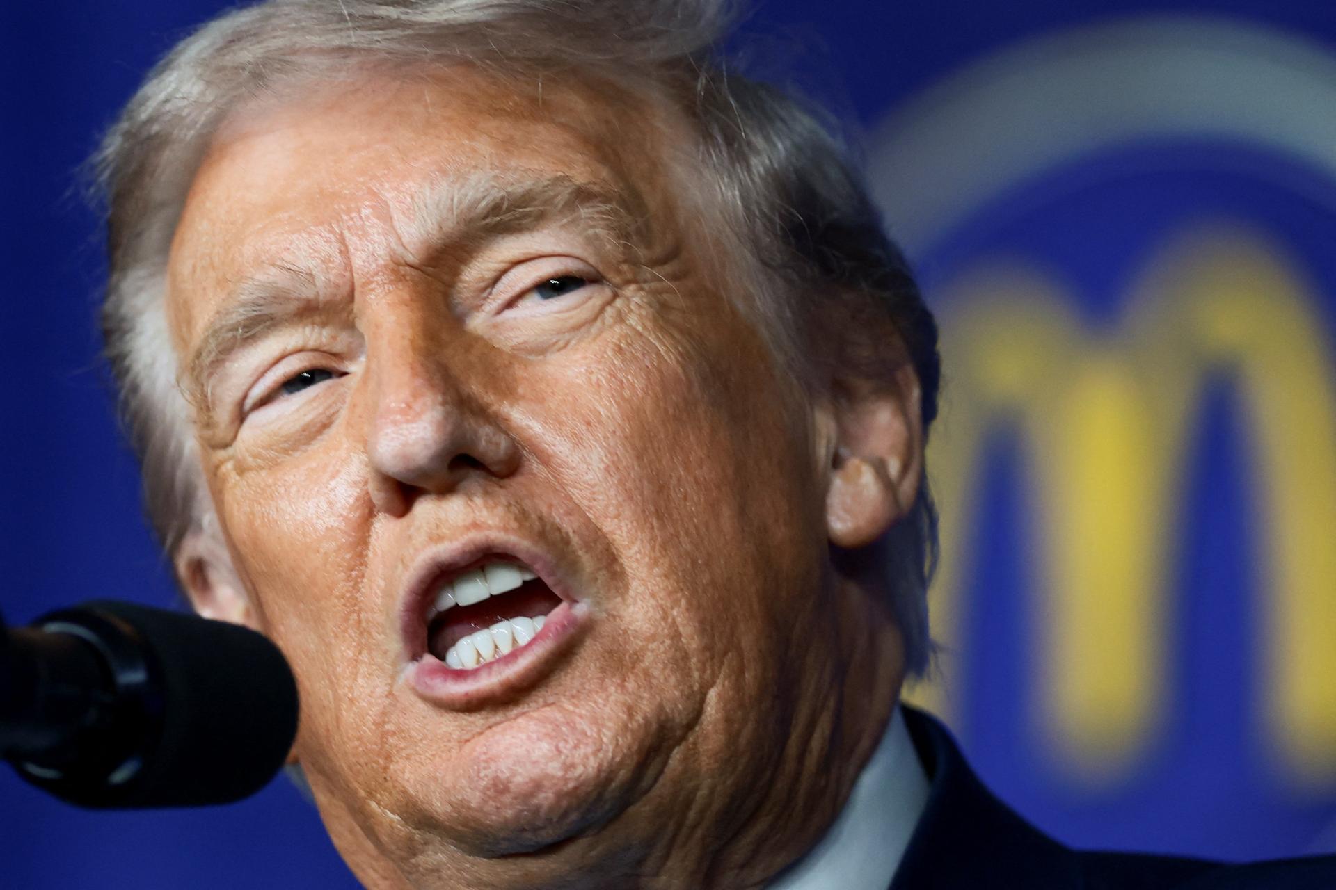 Trump podporil agresívne kroky proti drogovým kartelom, nevylúčil zásah v Mexiku