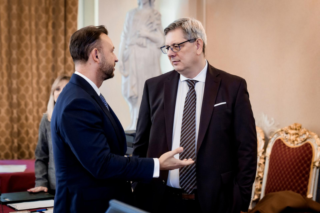 Minister spravodlivosti Boris Susko a šéf rezortu vnútra Matúš Šutaj Eštok FOTO: Úrad vlády SR