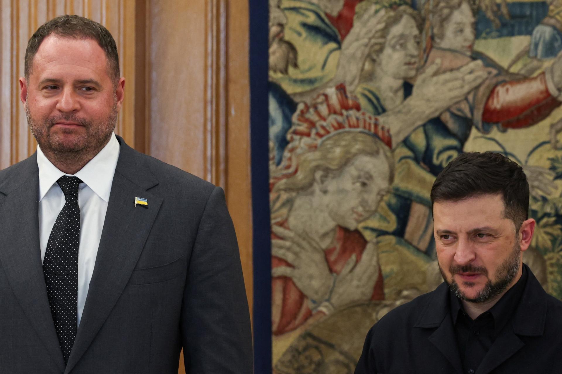 Korupcia na Ukrajine: Zelenského mocný vezír je na odstrel, špekuluje sa o úteku ministra obrany