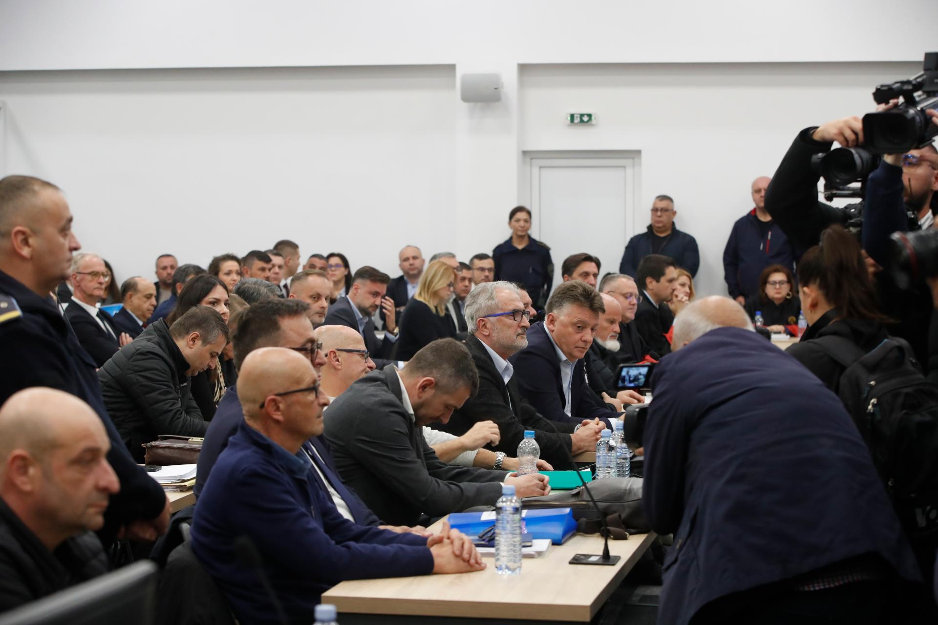 V Severnom Macedónsku začal súdny proces ohľadom marcového požiaru v klube