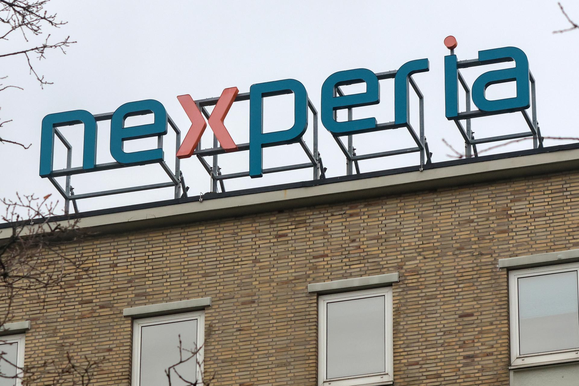 Čína tlačí na Holandsko v spore o Nexperiu. Požaduje zmiernenie kontroly nad čipovým výrobcom