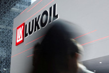 International Holding Company zo Spojených arabských emirátov potvrdil záujem o aktíva ruského koncernu Lukoil. FOTO: REUTERS