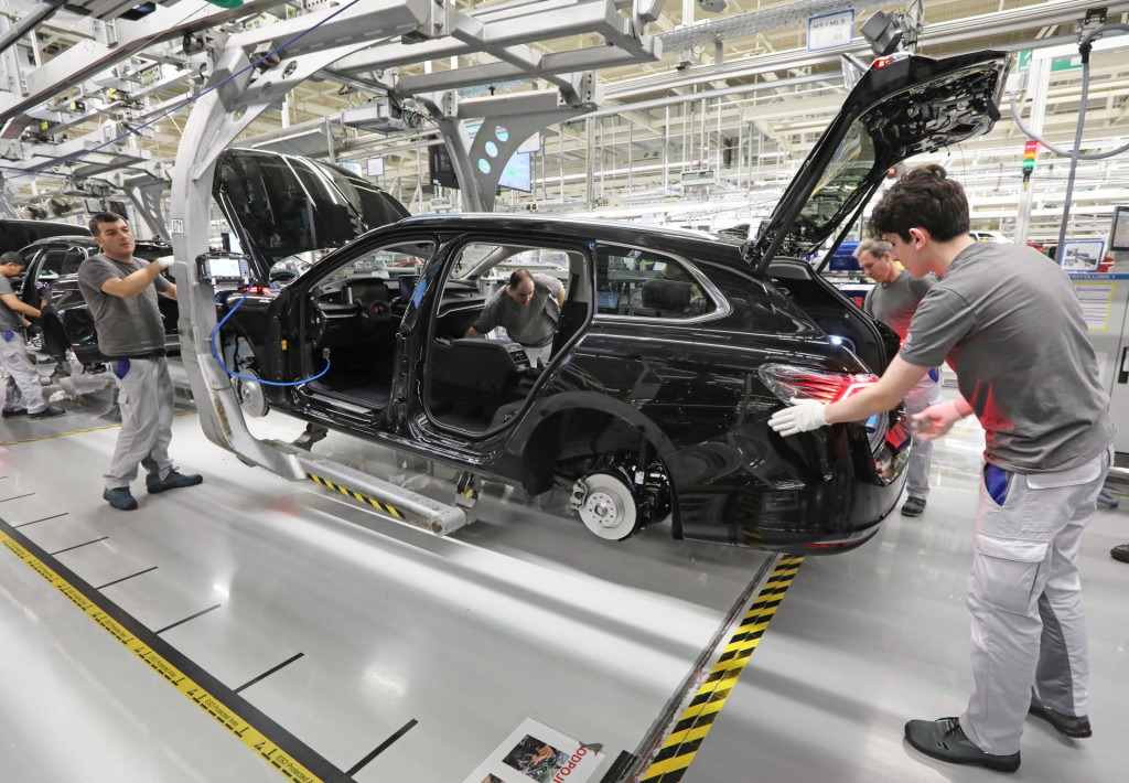 Bratislavský Volkswagen potvrdil zisk postupky z Ingolstadtu. V jeho výrobe pribudne obrovské SUV. FOTO: HN/Peter Mayer