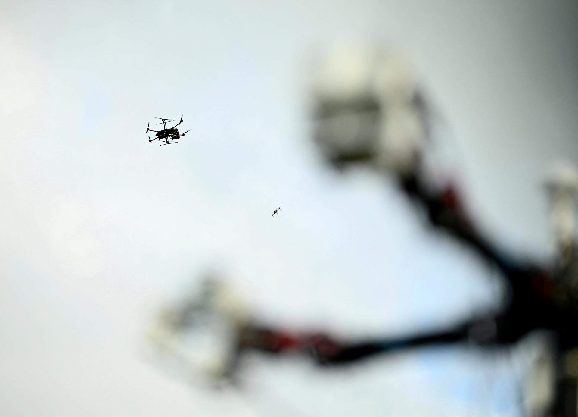 Vojaci v Holandsku strieľali na drony, ktoré sa objavili nad leteckou základňou