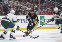 Hokejisti Minnesoty Wild si v zámorskej NHL pripísali štvrté víťazstvo za sebou. V noci na sobotu uspeli na ľade Pittsburghu presvedčivo 5:0. FOTO: Charles LeClaire