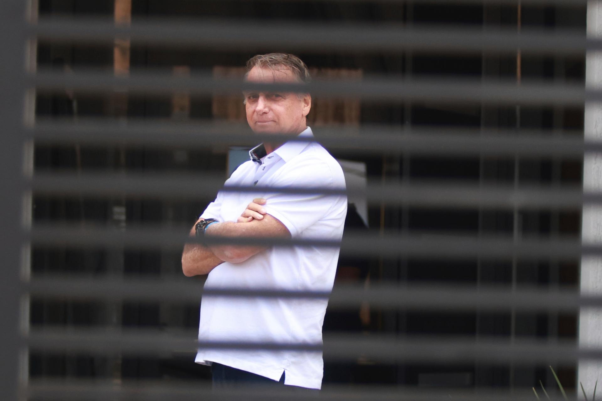 Bolsonaro priznal, že sa pokúsil poškodiť svoj monitorovací náramok. Vraj zo zvedavosti