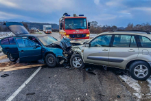 Dopravn&aacute; nehoda v Nižnej My&scaron;li. FOTO: Facebook pol&iacute;cie/Ko&scaron;ick&yacute; kraj