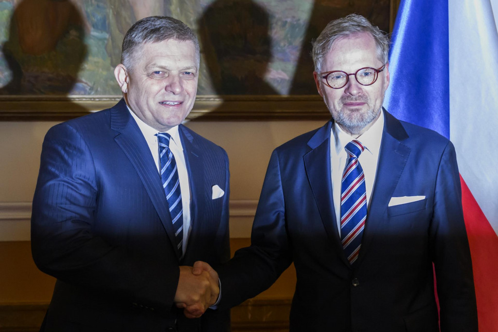 Na snímke premiér Robert Fico a predseda českej končiacej vlády Petr Fiala. Snímka je ešte z novembra 2023.

FOTO: TASR/ J. Novák