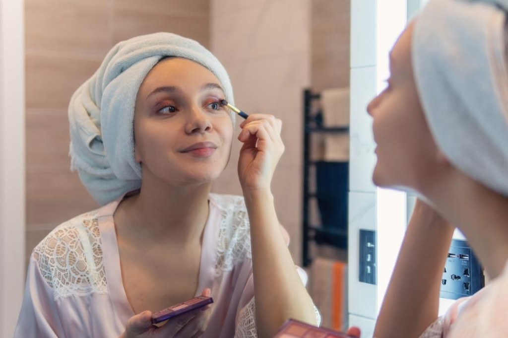 Zvoľte líčenie, ktoré vaše oči prirodzene vyzdvihne.