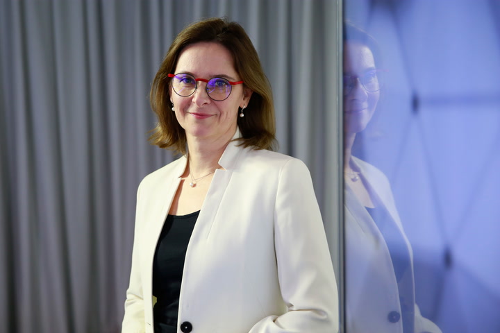 Dlugošová: Chcú odstaviť vedenie úradu. Poslanci otvorene hovoria, že je to kvôli vyšetrovateľom okolo Čurillu