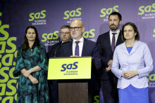 Na snímke zľava poslankyňa NR SR za SaS Martina Bajo Holečková, nový člen strany SaS Marián Damankoš, predseda strany SaS Branislav Gröhling, podpredseda strany SaS Marián Viskupič a podpredsedníčka strany SaS Mária Kolíková. 

FOTO: TASR/D. Veselský