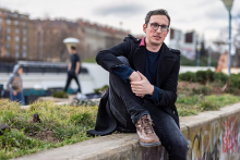 „Dnes sa filozofi viac špecializujú: niekto strávi veľkú časť kariéry s témou eutanázie, iný so slobodou slova a obaja sú opatrní ohľadom vyjadrovania k inej téme,“ vysvetľuje v rozhovore filozof Tomáš Koblížek. FOTO: archív Tomáša Koblížka