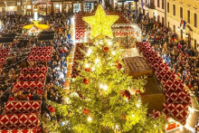 Vianočné svetlá, lokálni tvorcovia a voňavé dobroty v Bratislave.