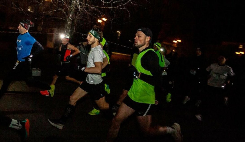 Nočný adrenalín a kreatívny advent tento víkend.