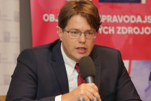 Sociálna deprivácia sa na Slovensku prehlbuje, upozorňuje ekonóm Martin Mlýnek. FOTO: HN/Peter Mayer