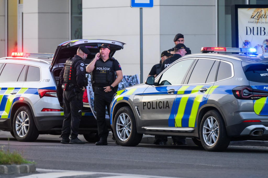 Zásah polície. Ilustračné FOTO: TASR/Jaroslav Novák