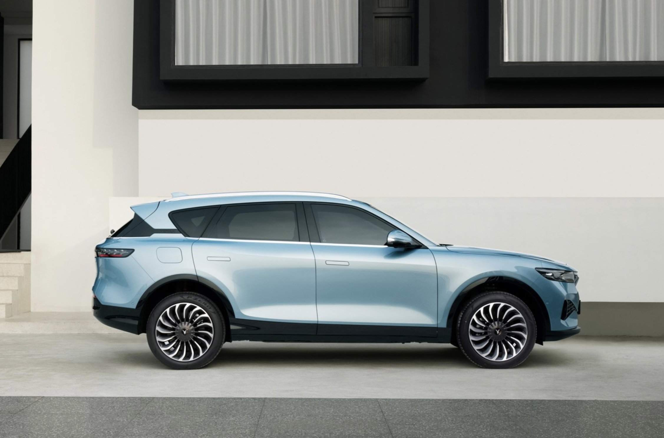 Elektromobil s dojazdom dieselu? Čínska batéria smeruje do výroby, prísť má aj k nám