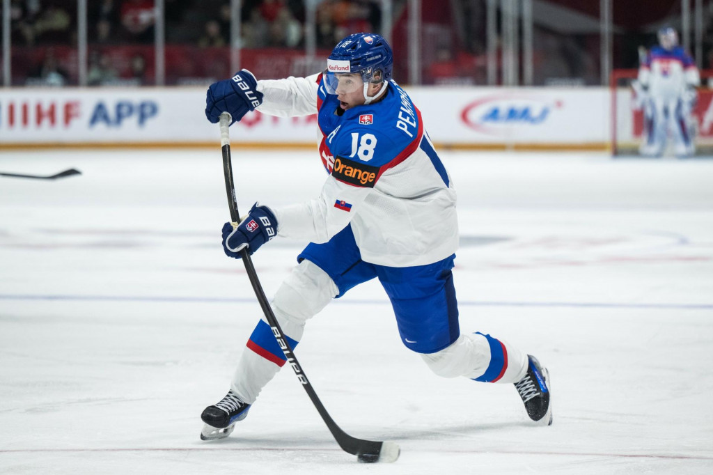 Slovensk&yacute; hokejov&yacute; &uacute;točn&iacute;k Juraj Pekarč&iacute;k. FOTO: Profimedia.sk