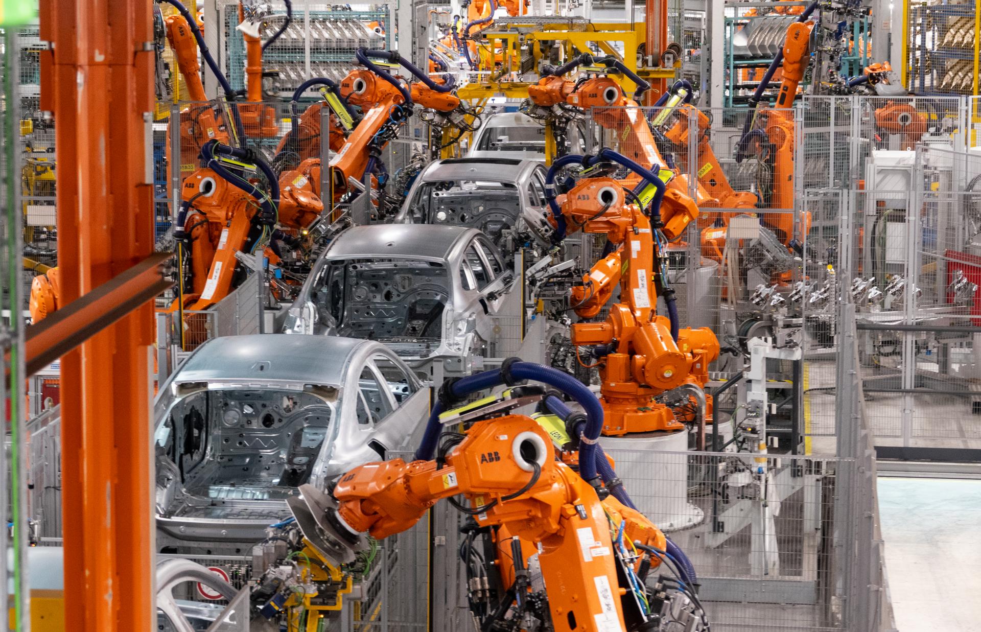 Záchranná sieť sa rozširuje. Únia chce platiť rekvalifikácie zamestnancom ešte predtým, ako prídu o prácu