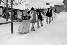 O Vianociach na&scaron;ich predkov sa zvykne hovorievať, akoby boli ust&aacute;len&eacute; a časom sa nemenili. Ak by sme v&scaron;ak nav&scaron;t&iacute;vili stredovek&uacute; rodinu, mohli by sme na ich &scaron;tedrovečernom stole n&aacute;jsť nielen ak&yacute;koľvek druh ryby, ale namiesto nej hoci aj vydru, ondatru, slim&aacute;ky či žaby.

FOTO: arch&iacute;v TASR