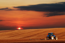 Vďaka novele by mali mať v&scaron;etky strany v&auml;č&scaron;iu istotu pri uzatv&aacute;ran&iacute; zml&uacute;v a hospod&aacute;ren&iacute; na p&ocirc;de.