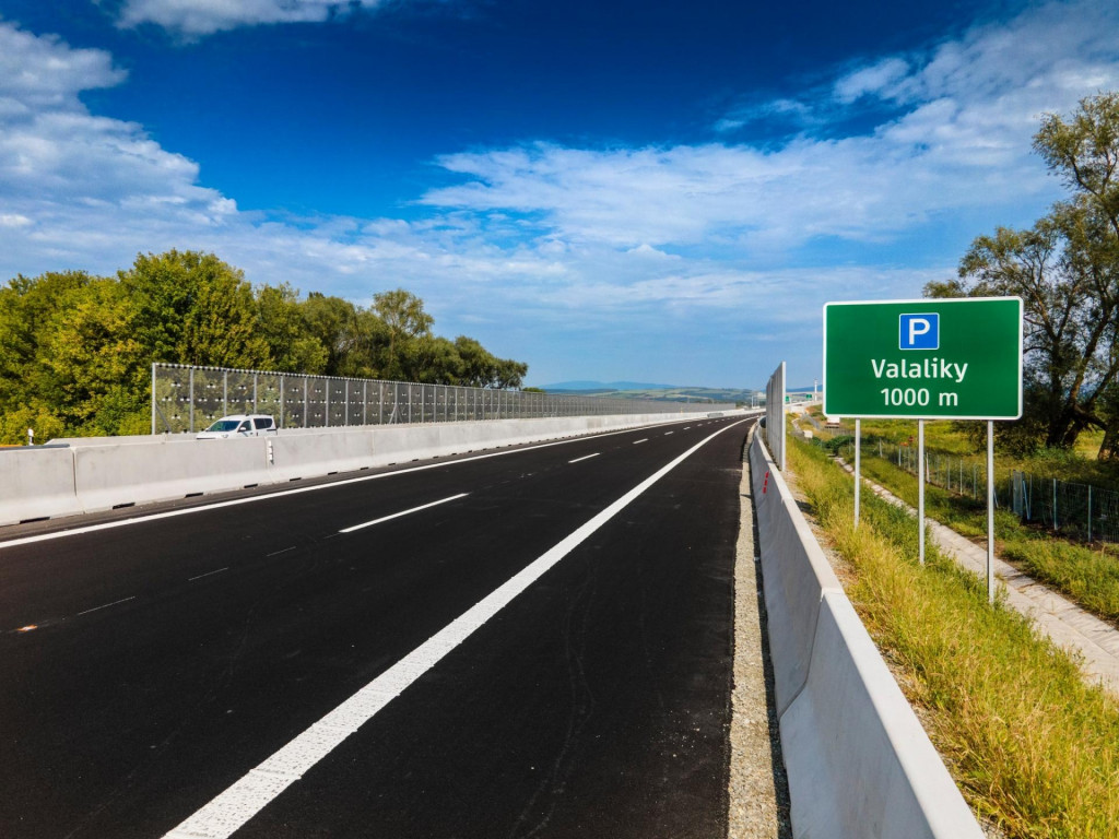 Obchvat Košíc zrýchľuje dopravu na východe krajiny. FOTO: NDS