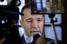 Poverený vicepremiér Tomáš Drucker prezentoval novinárom priebežné výsledky auditu rozdeľovania inovačných výziev. FOTO: TASR/M. Baumann