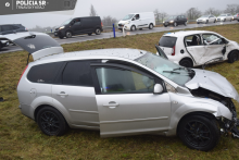 Vážna dopravná nehoda, po ktorej leží hokejista Slovana Roman Kukumberg v umelom spánku. FOTO: Facebook polície/Trnavský kraj