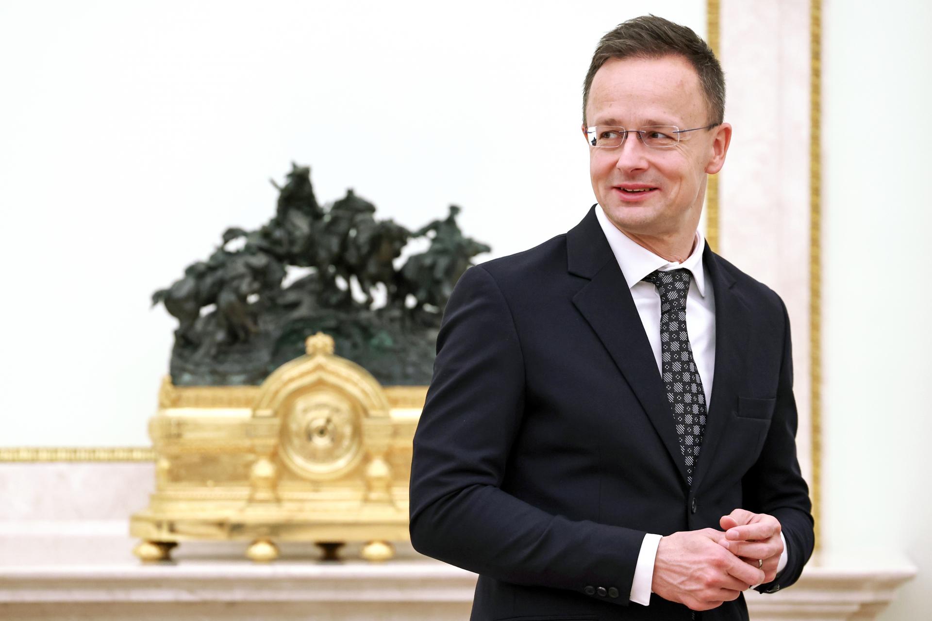 Maďarsko Ukrajine nedá peniaze ani zbrane, podporujeme Trumpov mier, povedal Szijjártó