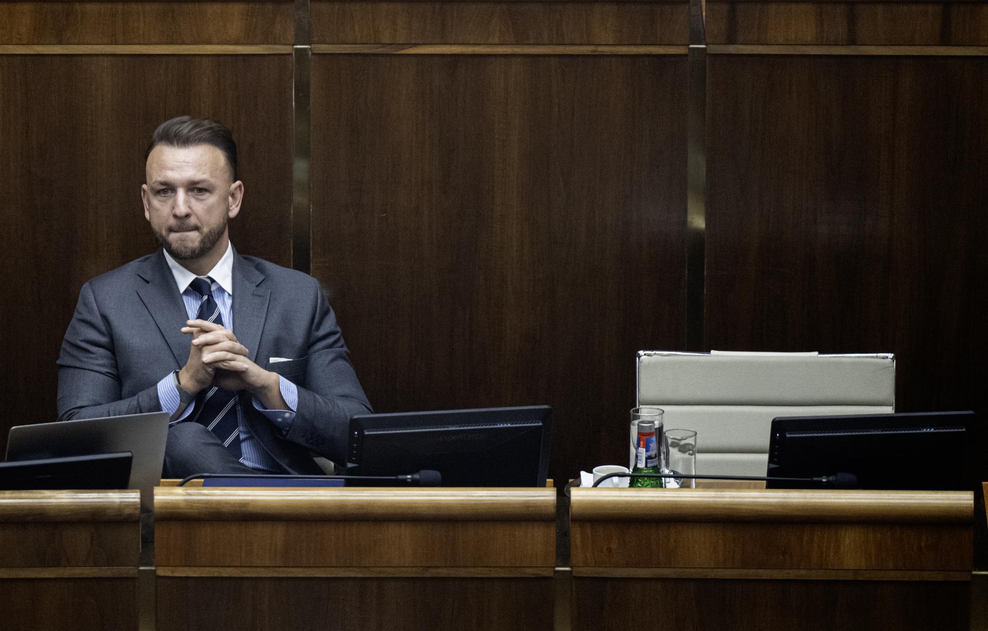 Horalkový paragraf má zelenú z oboch táborov. Návrh Šutaja Eštoka sa však zasekol