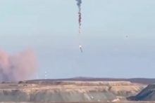 Záber z videa ukazuje neúspešné odpálenie rakety pri Orenburgu v Rusku. FOTO: YouTube/Enzo
