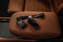 VAM kľúč v porovnaní s bežným kľúčom od auta