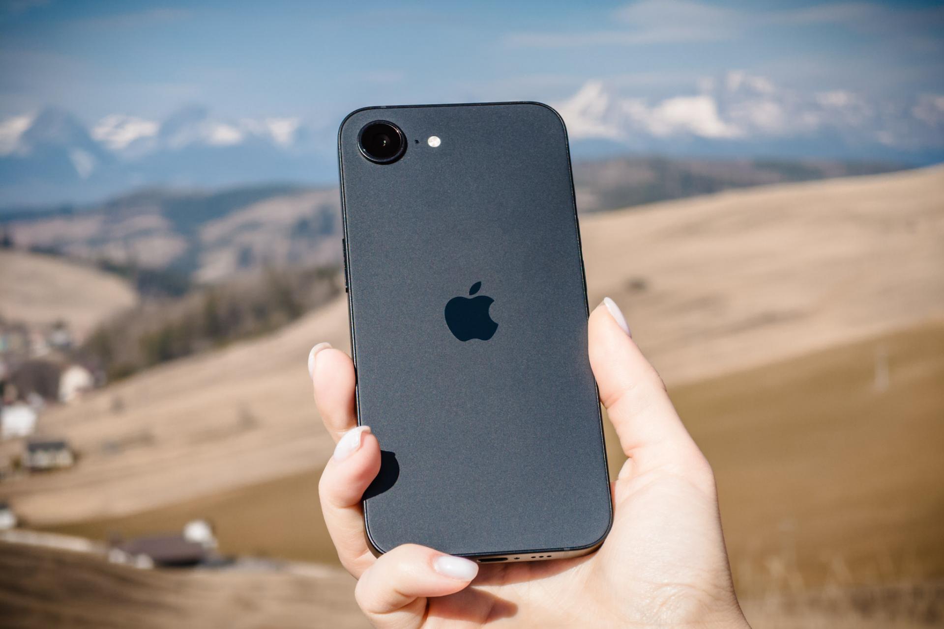 Lacný iPhone si výrazne polepší. 17e môže priniesť Dynamic Island a ďalšie vylepšenia