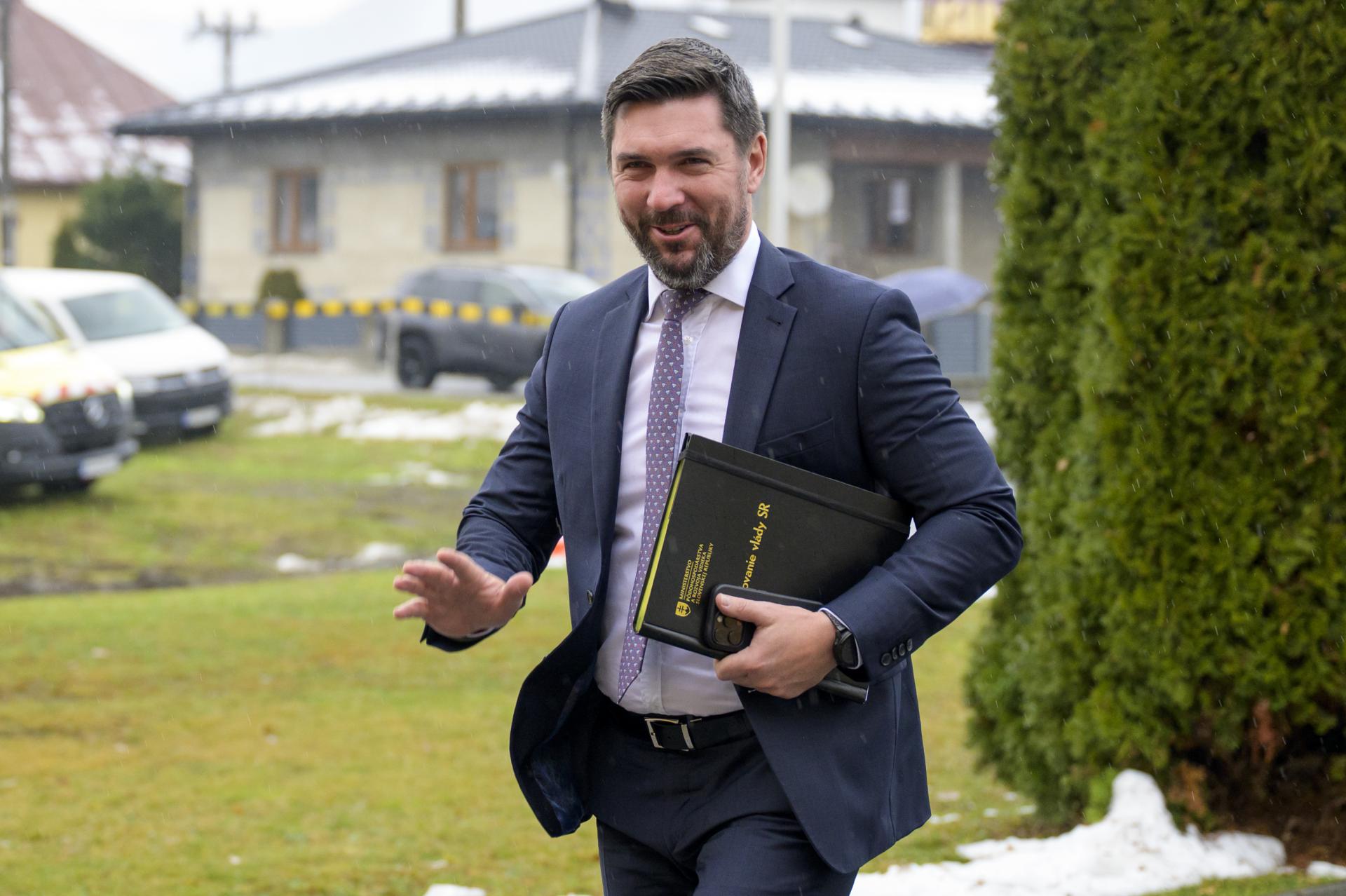 Poľnohospodárske komory V4 a Rakúsko rokujú o budúcnosti odvetvia. Takáč podporil protest farmárov v Bruseli