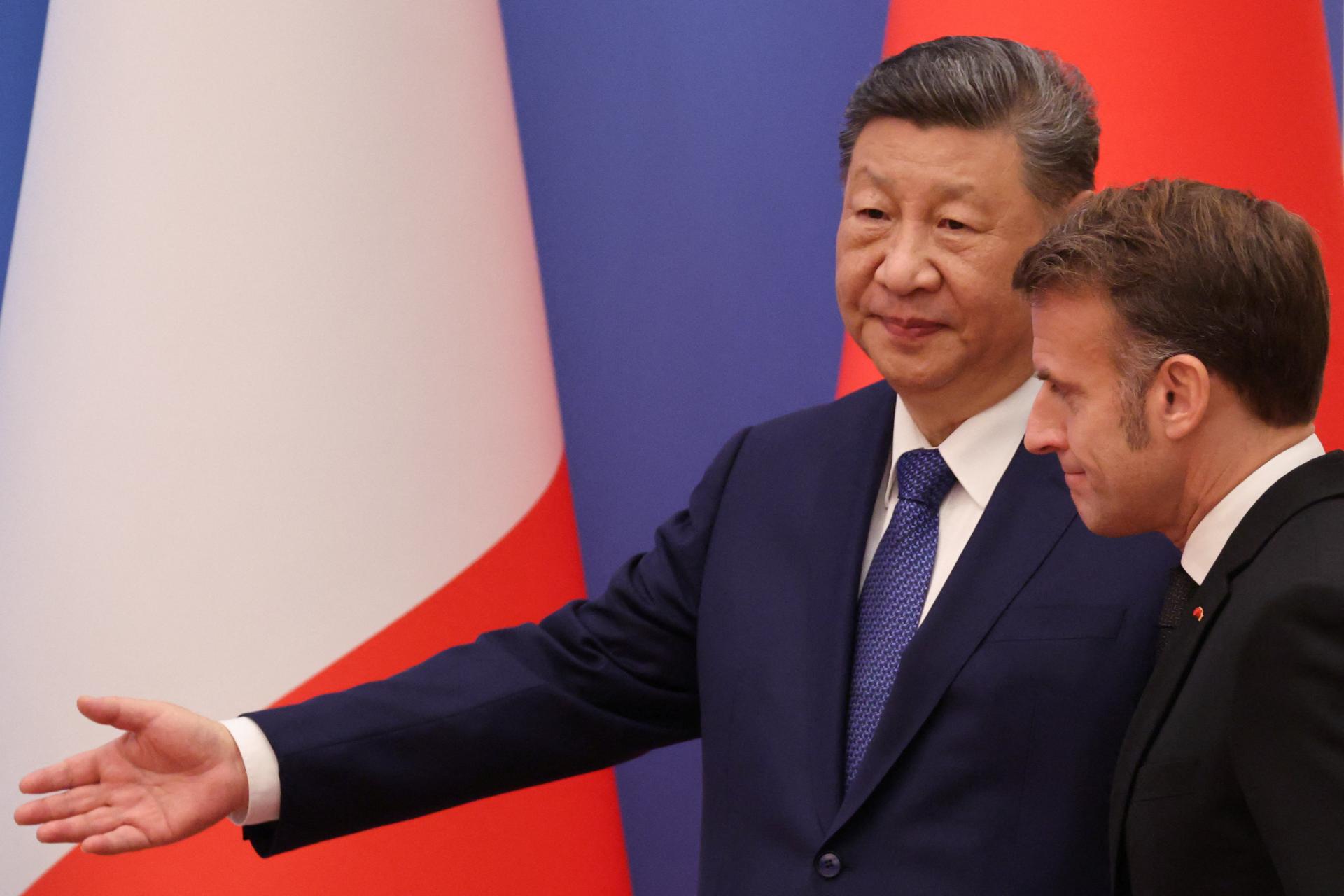 Macron v Pekingu rokoval o obchodných vzťahoch i Ukrajine. Spolupráca je rozhodujúca, vraví